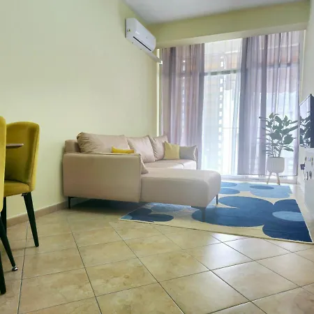 Urban Stay 2 Komuna Paris Private Parking Self Check-In