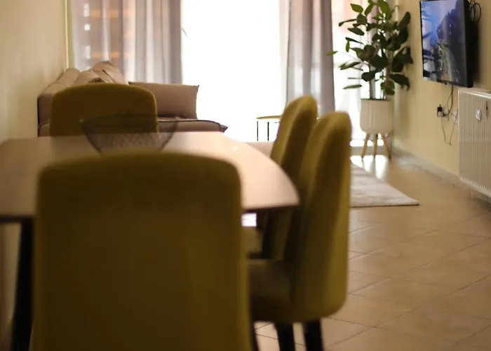 Apartment Pleasant With Free Dedicated Parking In Komuna E Parisit *